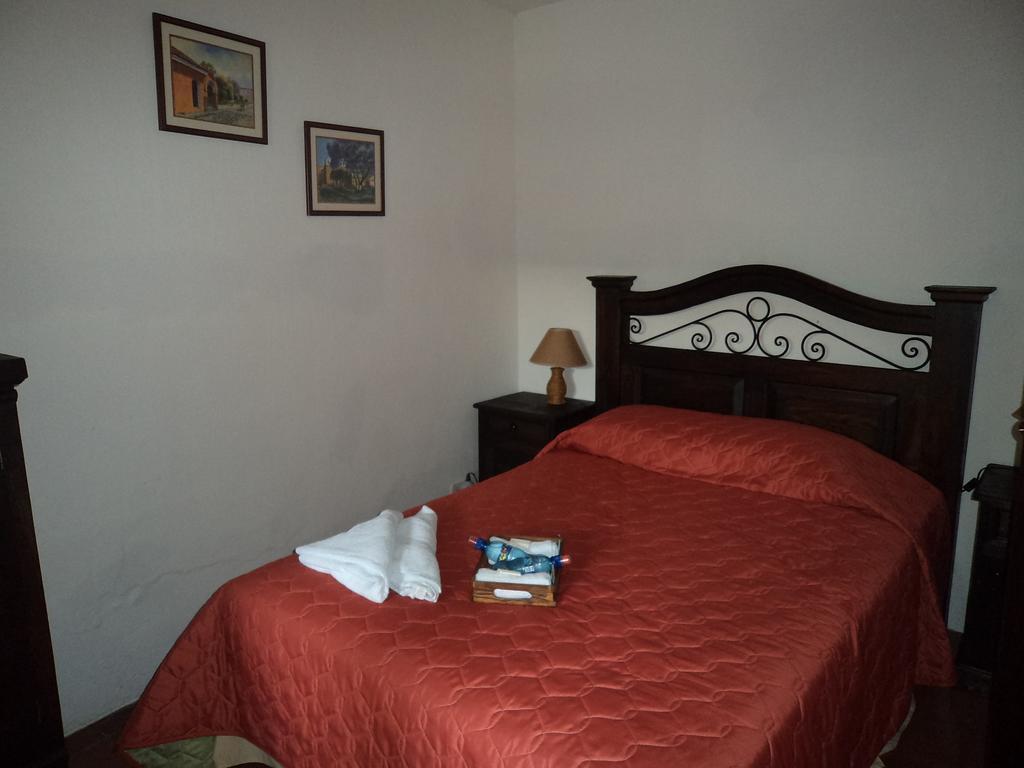Chez Juanca Hotel Cafe Antigua Room photo