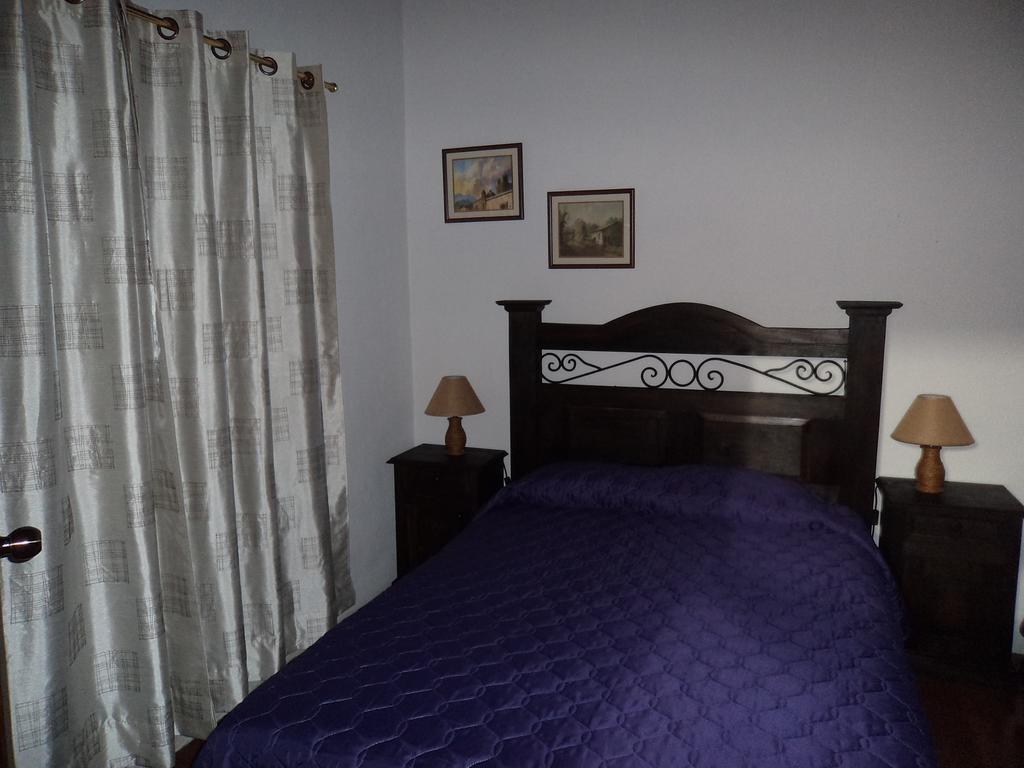 Chez Juanca Hotel Cafe Antigua Room photo