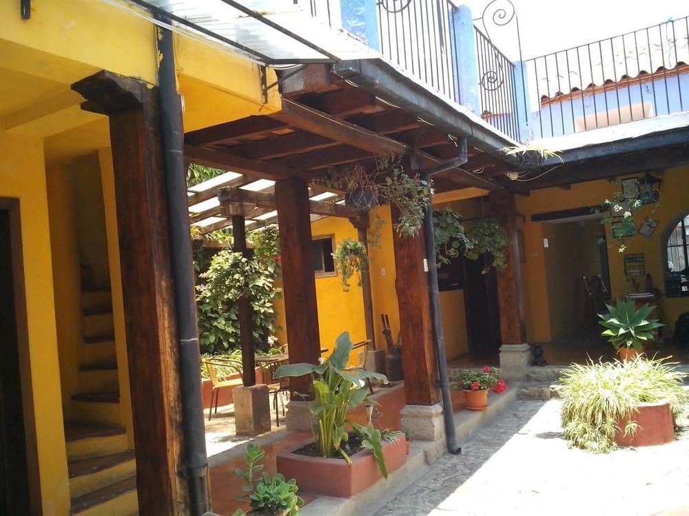 Chez Juanca Hotel Cafe Antigua Exterior photo